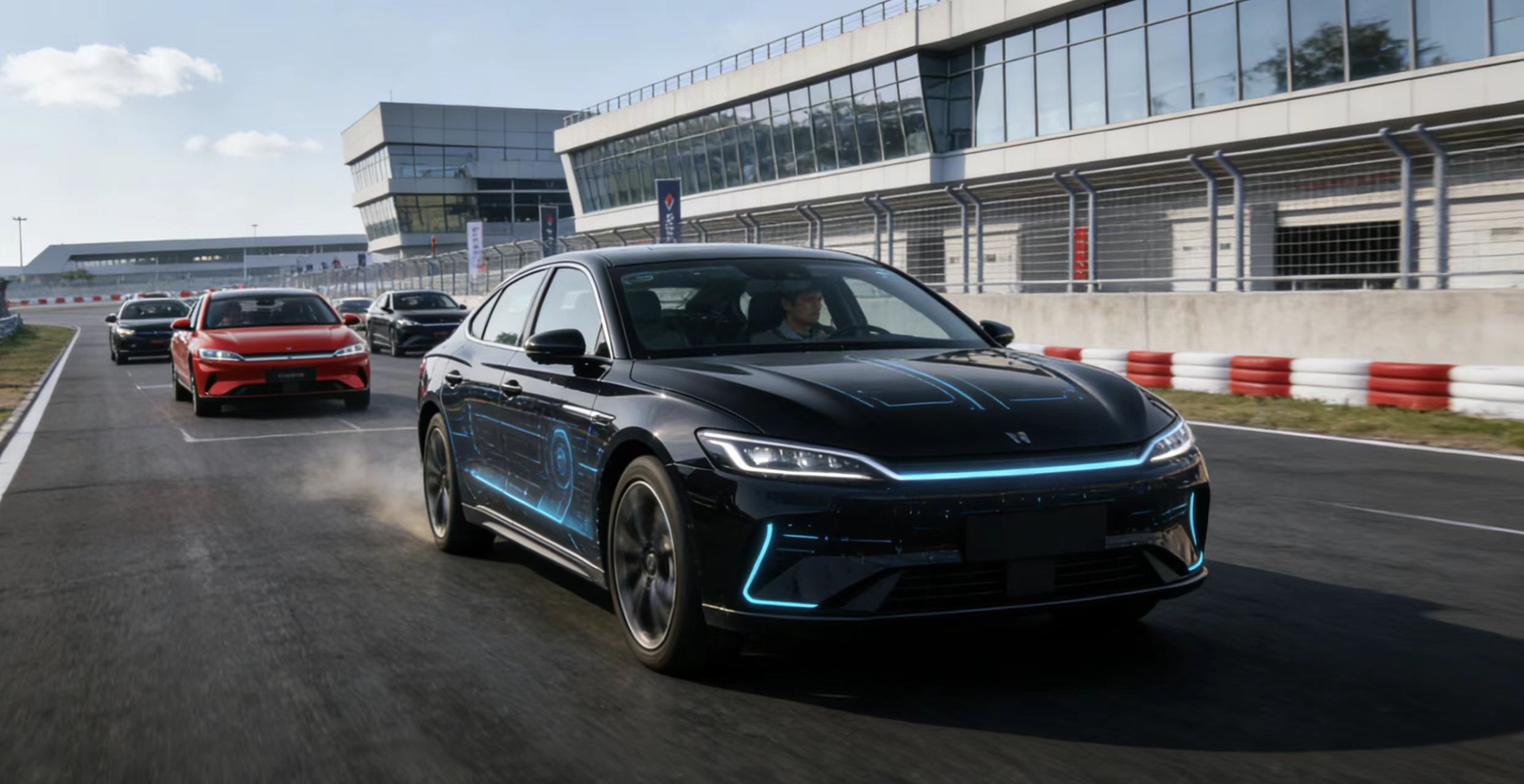 Neuro Drive赛博天团新晋“太后”,试驾现场花式刁难车主-NeuroDrive