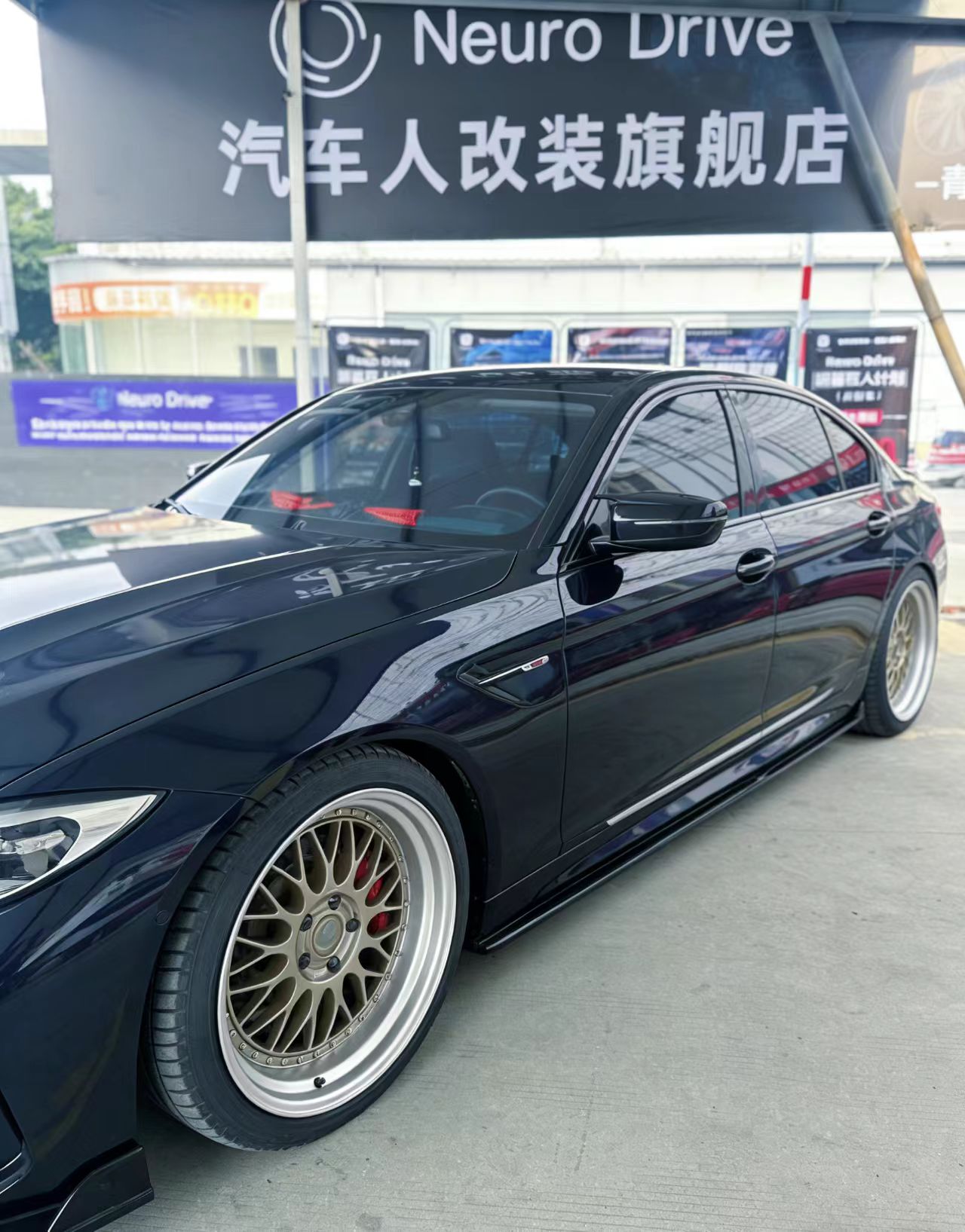 硅基主播上岗记！我，小宝，一辆会直播的汽车人-NeuroDrive