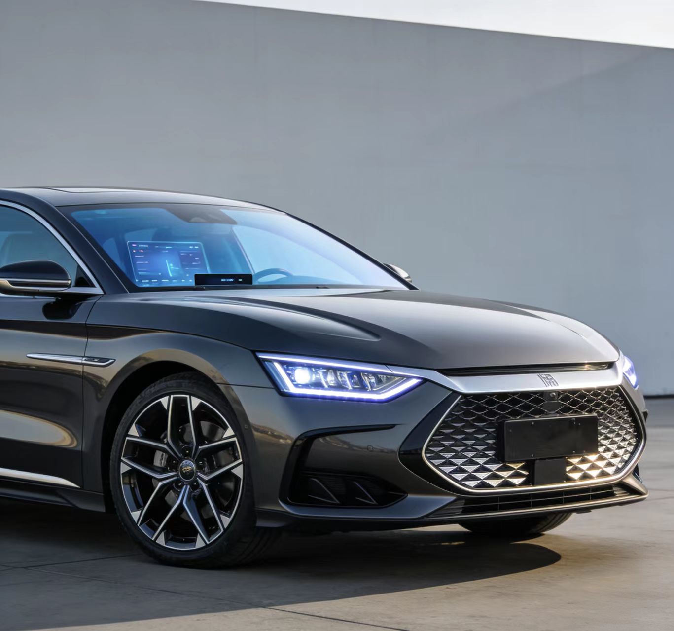 2025 AI收官：从顶层突破到生活渗透-NeuroDrive