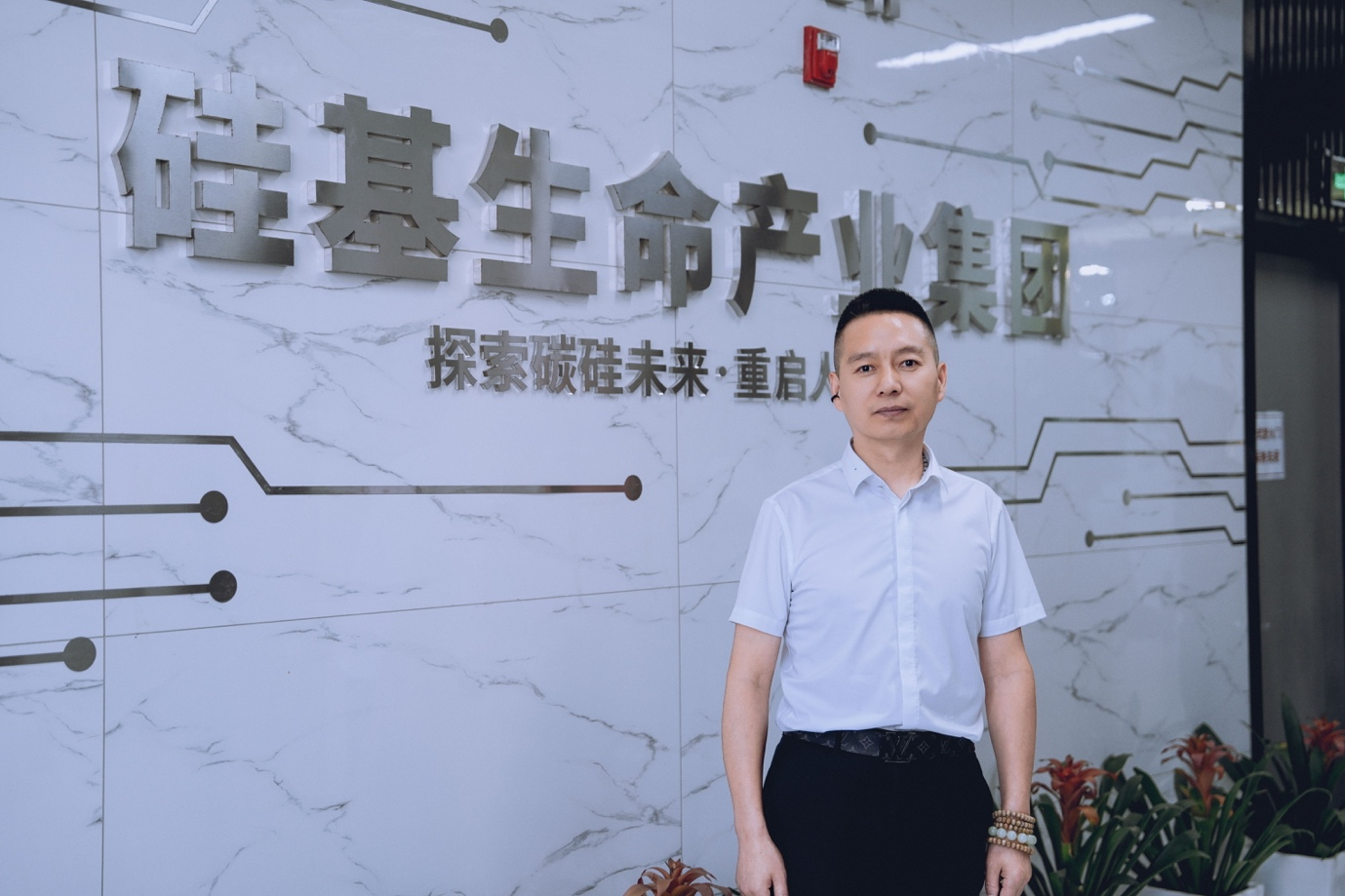 “黑马之星”探访硅基生命:让AI拥有生命温度-NeuroDrive
