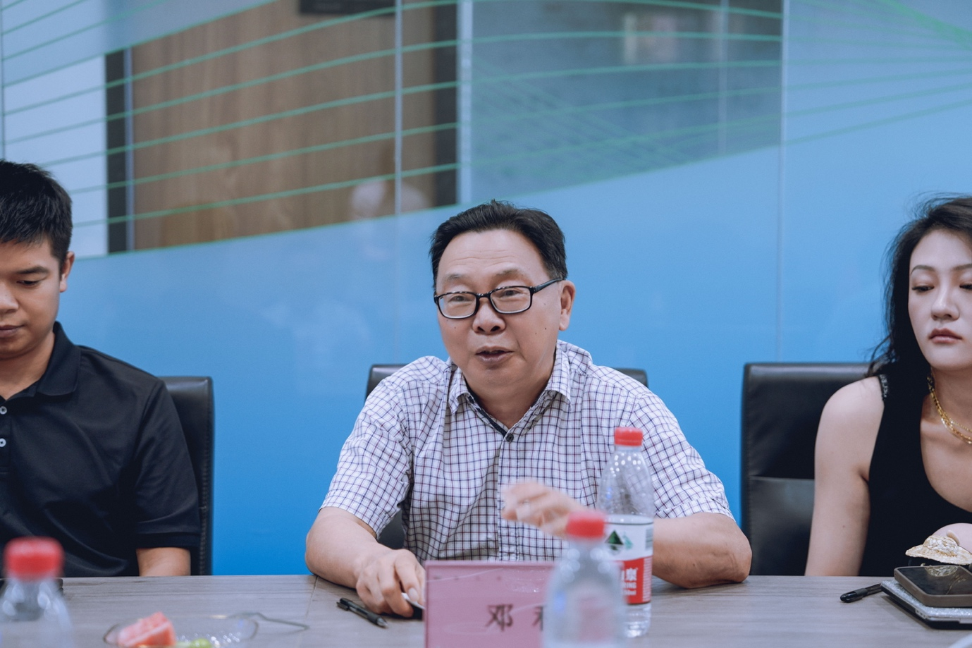 “黑马之星”探访硅基生命:让AI拥有生命温度-NeuroDrive